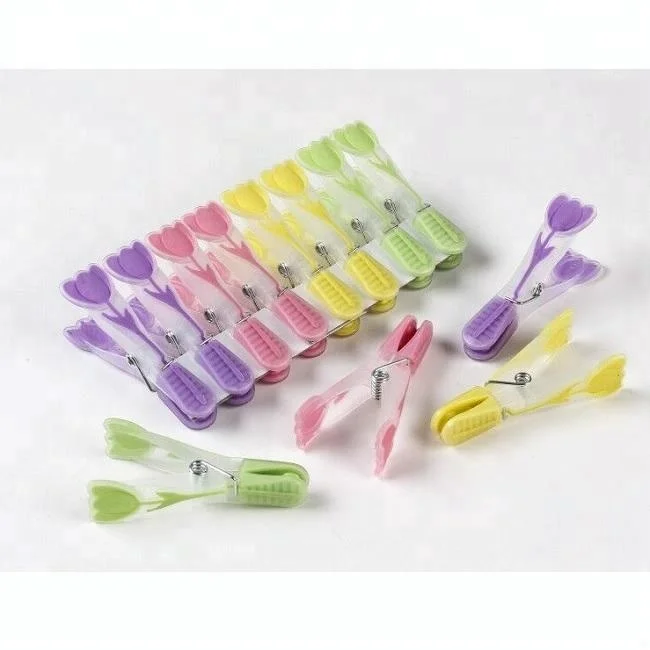 Manufacture big discount soft rubber clothes clips plastic clothes pegs for laundry