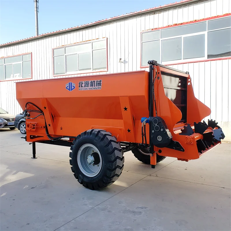 Rear horizontal steel Beaters muck spreader With agricultural wide tires and thick axle High allocation