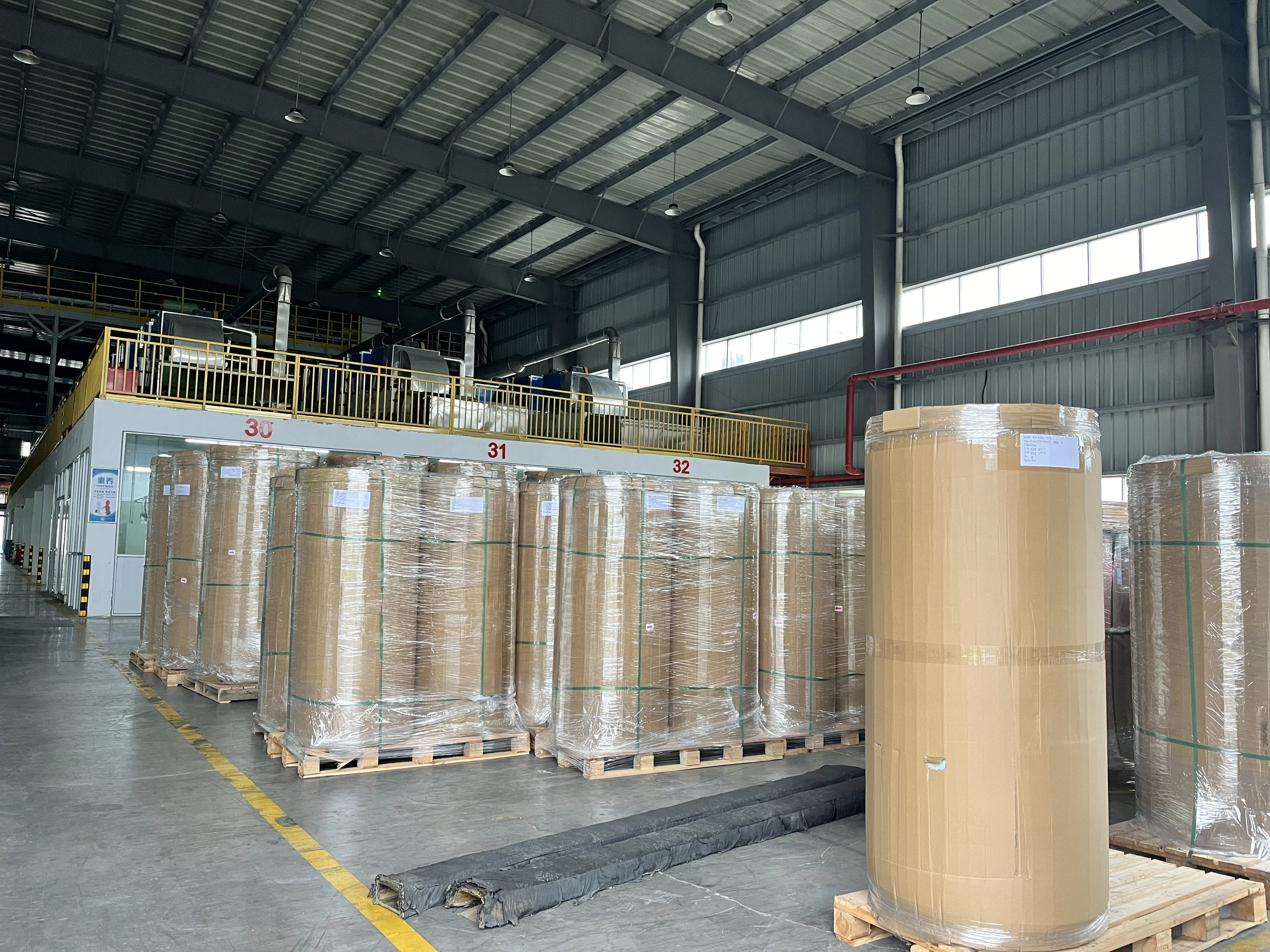 YOURIJIU Strong Adhesion Super Clear Bopp Tape Jumbo Roll BOPP Film Water Base Acrylic Adhesive Tape Roll