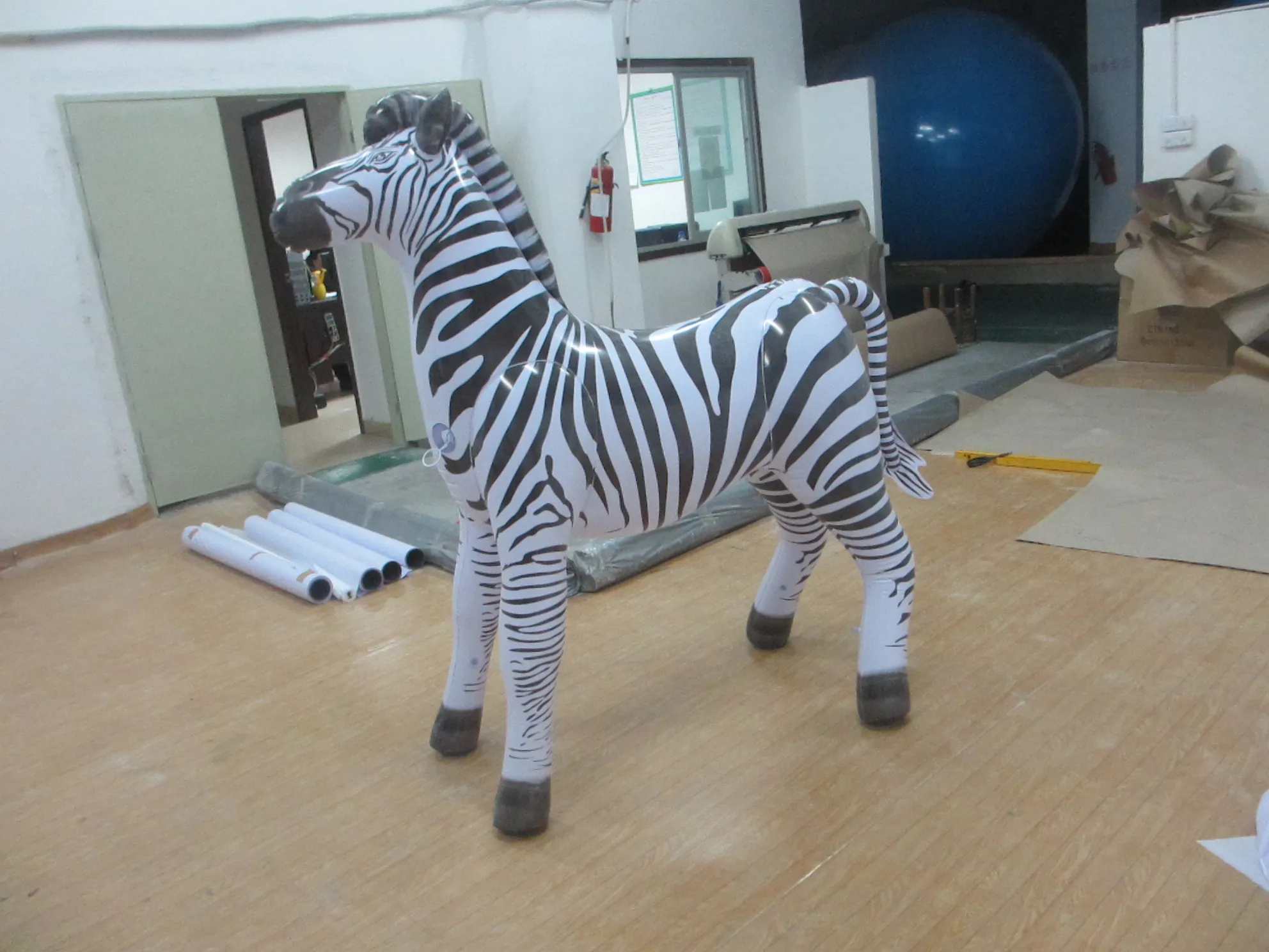 High quality Inflable zebra toy cartoon animal party simulate wild animal PVC stripes Inflable zebra