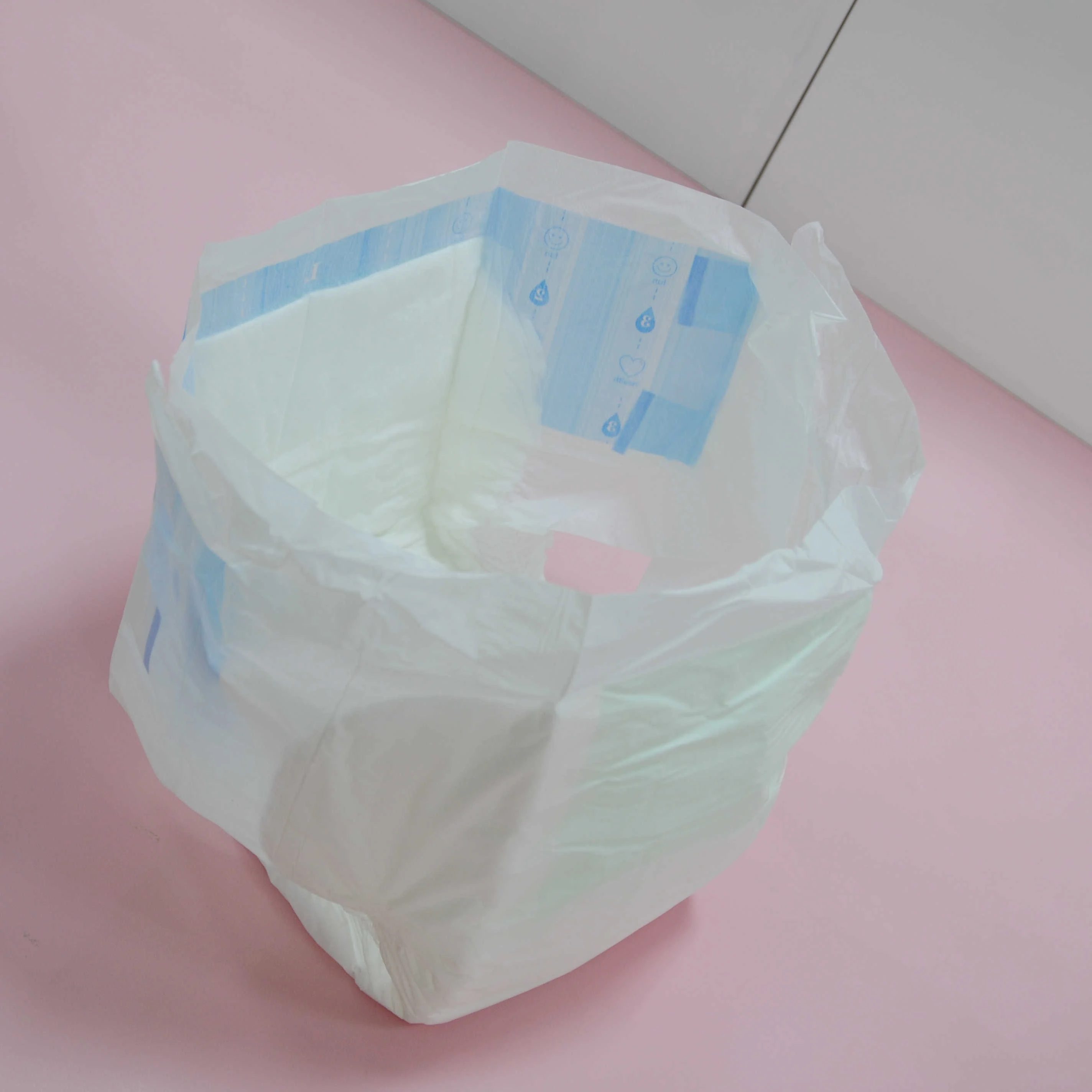 
Бесплатные образцы подгузников для взрослых хорошего качества с индивидуальной спецификацией из Китая 