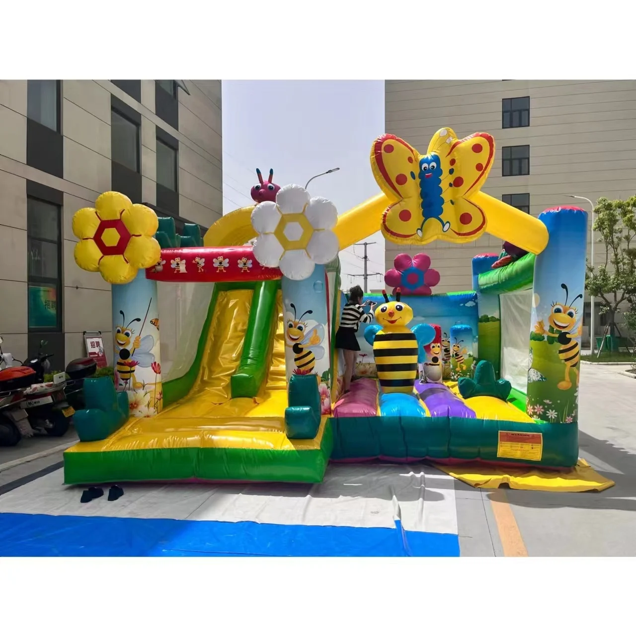 Factory customized garden bee forest bouncy castle