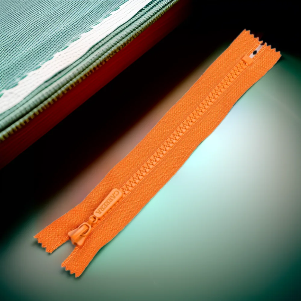HOO Brand Custom Handbag Zipper No. 3 5 8 Resin Closed Tail Plastic Zipper for Bags Factory Wholesale