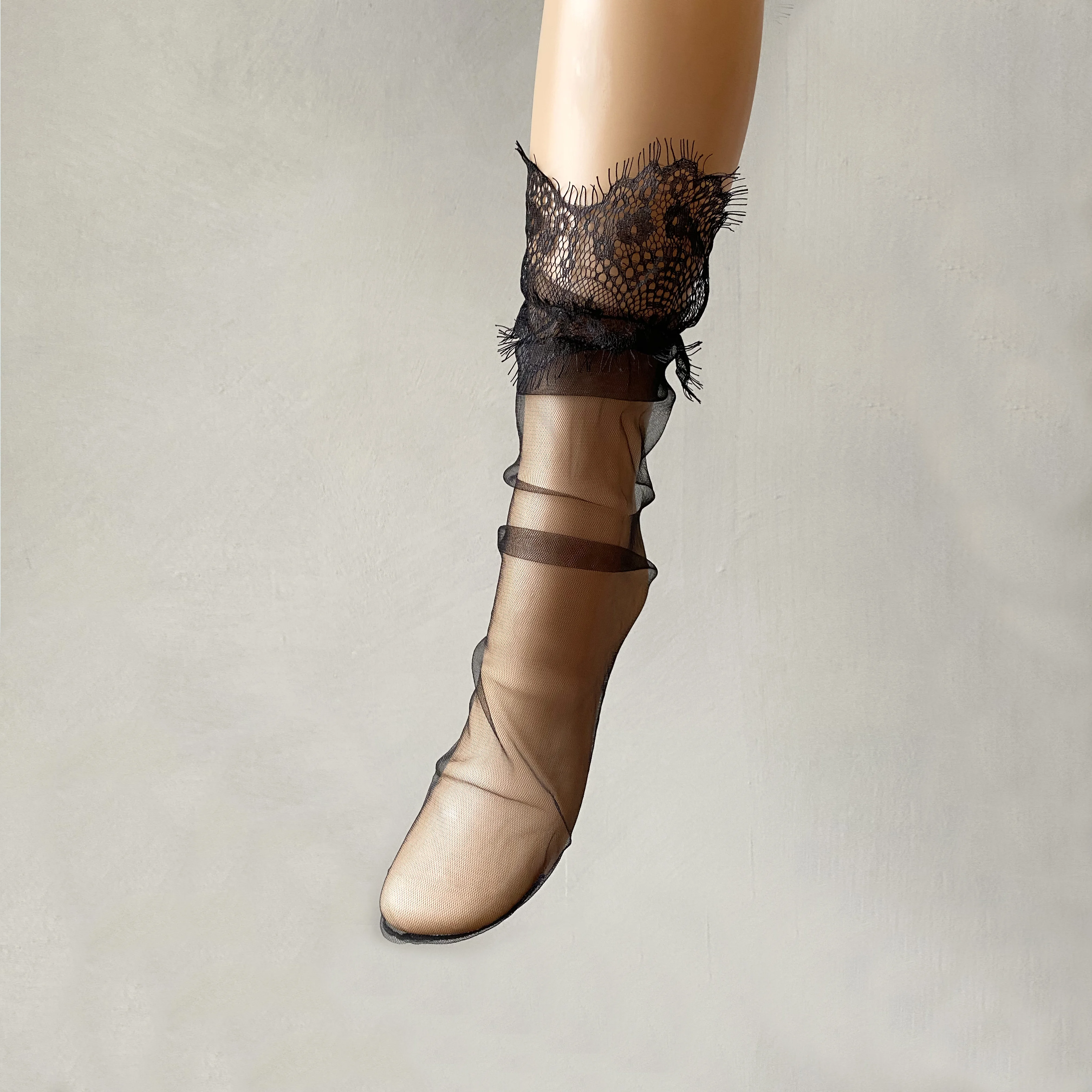 High Quality Ultrathin Design Girls Slouch Socks Sexy Ladies Lace Custom Colours Loose Socks