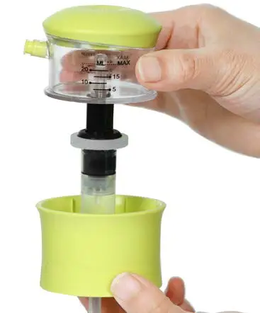 Competitive price oil and vinegar press and measure glass dispenser bottle