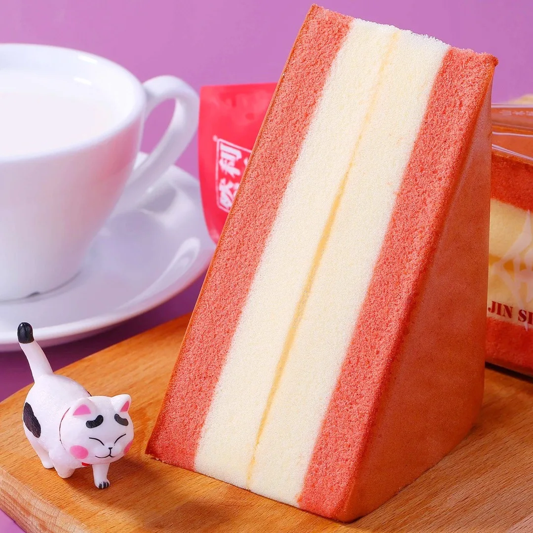 snacks wholesale Handmade bread triangular desserts fresh cakes chocolate cake ranli