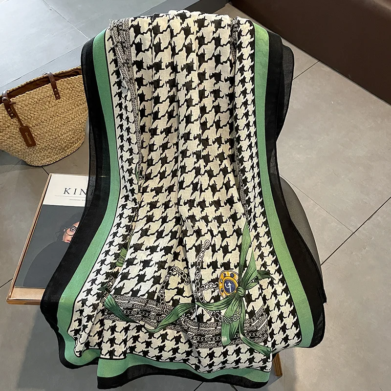 Manufacturer newest fashion chain pattern head scarf shawl for women classic black and white houndstooth printed viscose scarves