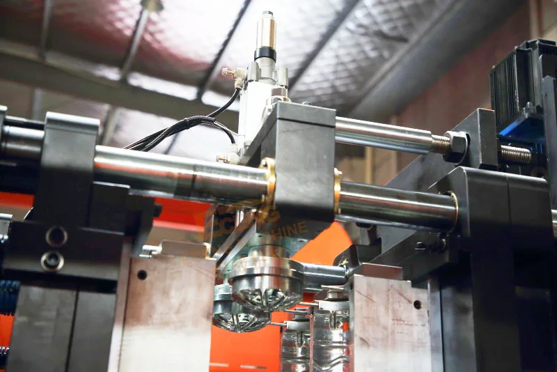 Full-automatic 2 Cavity Pet Bottle Blow Molding / Blowing Machine / Equipment For 3-5l Bottle