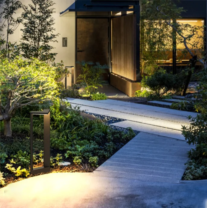 Modern Simple Style Ip54 Led 6-10w Outdoor Waterproof Triangular Garden Courtyard Column Light