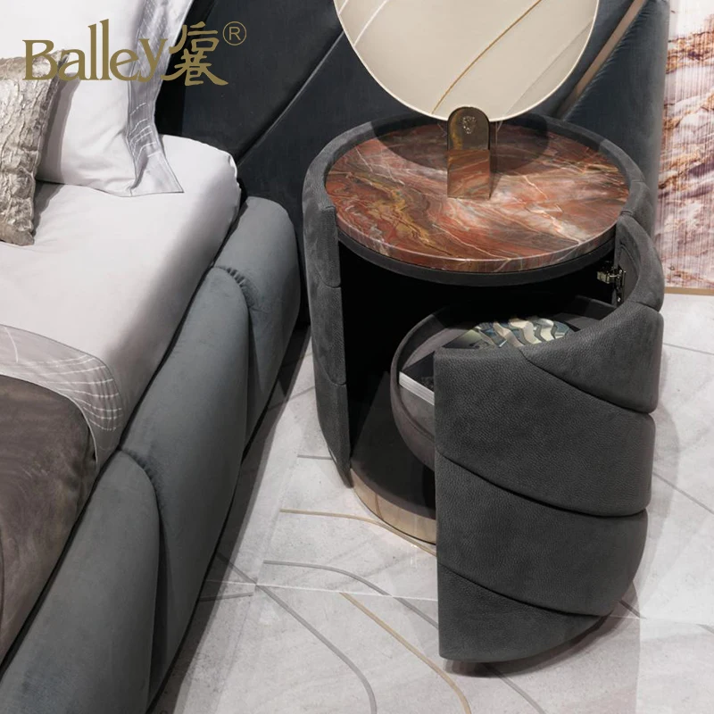 Large Hotel Bed Morden Italian Bedroom Furniture Sets big Bed Golden Metal Style Modern Hotel Sales Color bed for hotel