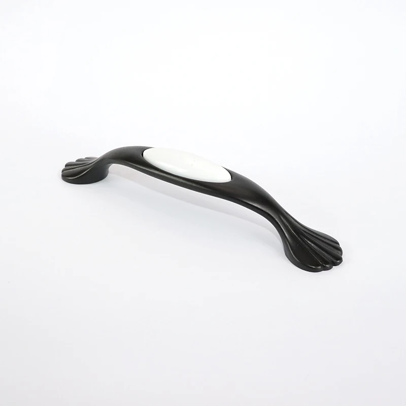 Handle Hardware Wholesaler Pull Half Moon Drawer Knob Kitchen Furniture Cabinet Door Handles And Knobs