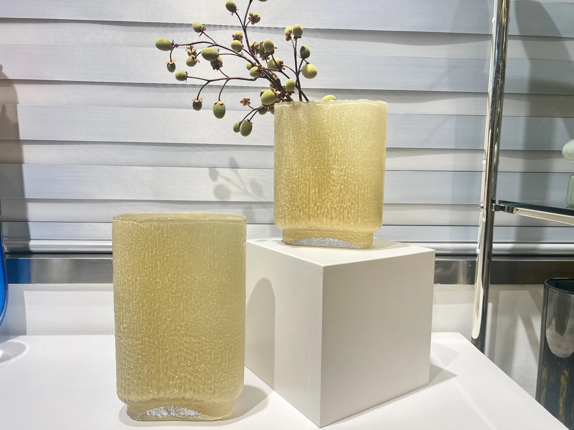 Small Vintage Style Modern Yellow Vase Crystal Glass Home Decor Europe Bud Vase With Ribbed Line Set