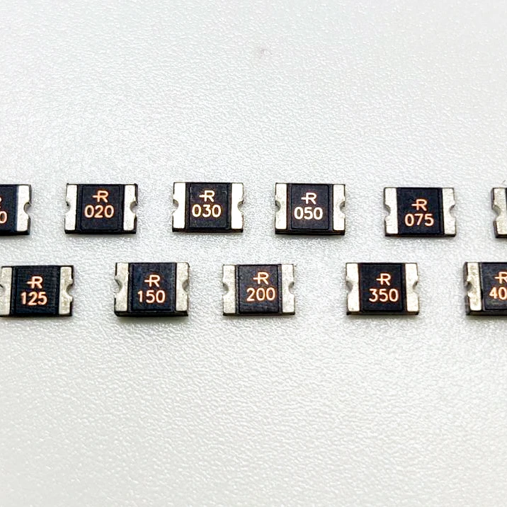 Chinese manufacturer sells high quality SMD1812R010SF 30V, 0.1A automotive plug-in ANS Midi fuse