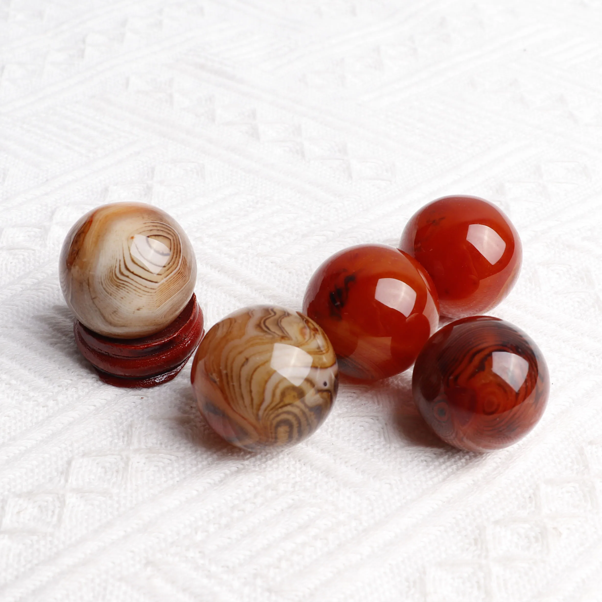 Best Price Polished Natural Red Agate Ball Ice Flower Agate Sphere for Healing Stone Home Decor