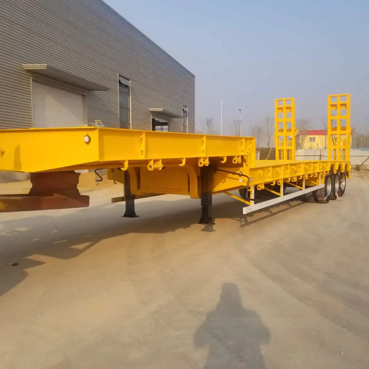 Excavator heavy type  Flat Low Bed Loader Platform Lowbed Semi Trailer lowboy truck for sale
