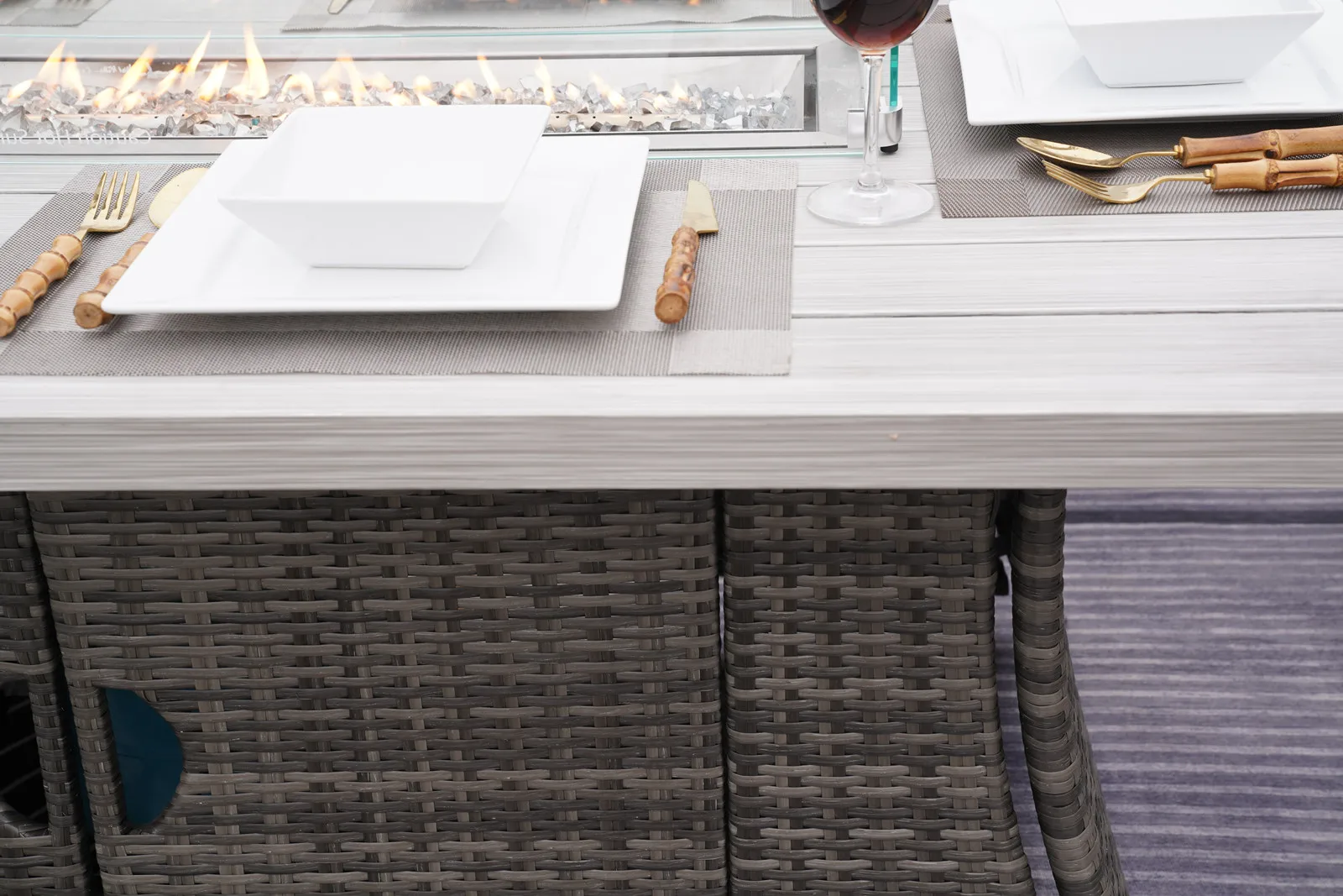 High Quality Outdoor Wicker Sofa Set Garden Sofa Rattan Furniture with Rectangle Fire Pit Table