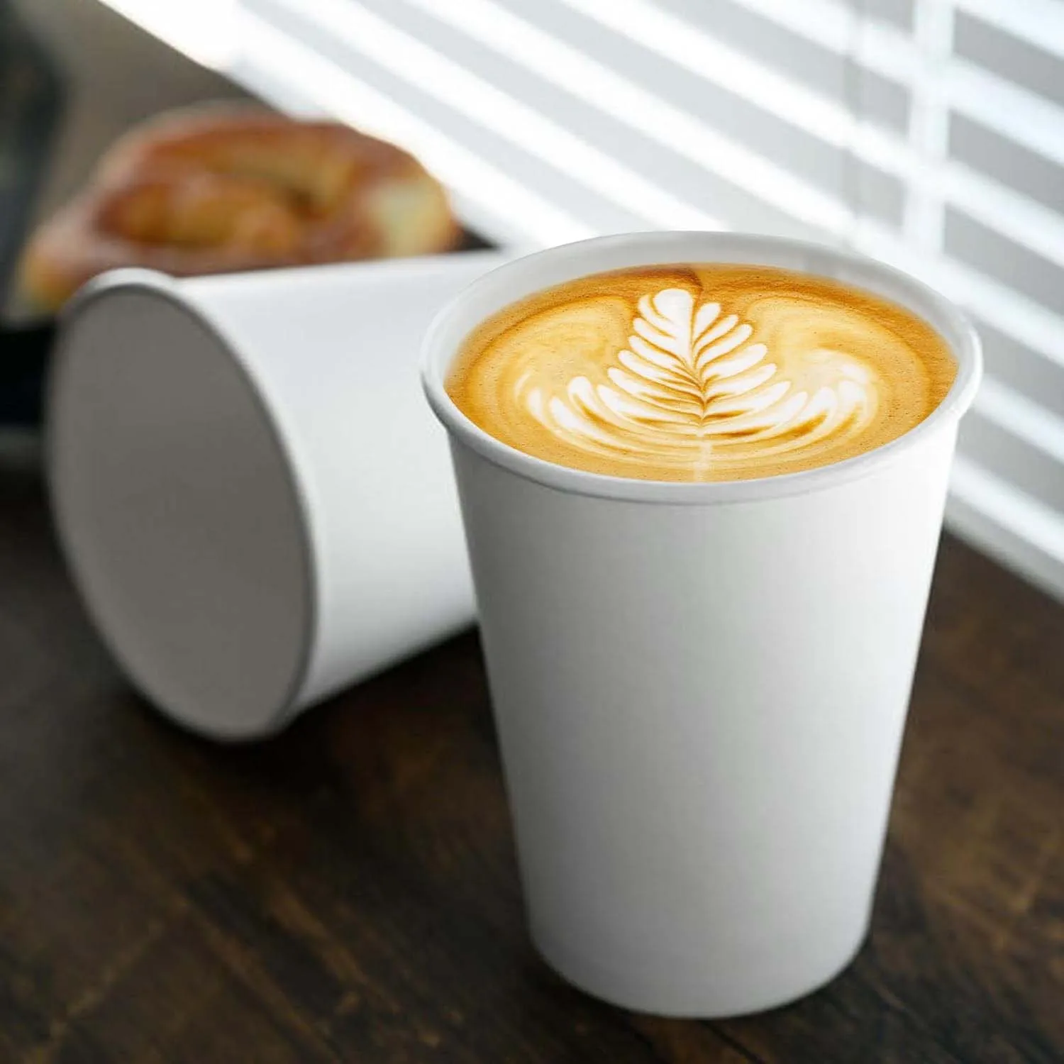 Изготовленные на заказ золотые серебряные фольгированные бумажные стаканчики с двумя стенками, бумажные стаканчики для кофе с горячими напитками