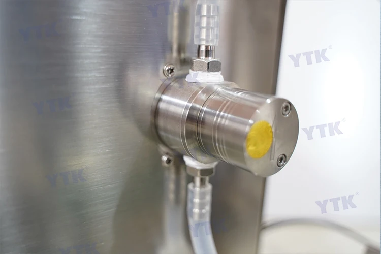 Semi Automatic Desktop Single Head Magnetic Pump Liquid Filling Machine With Conveyor Belt Pharmaceutical Liquid Filler