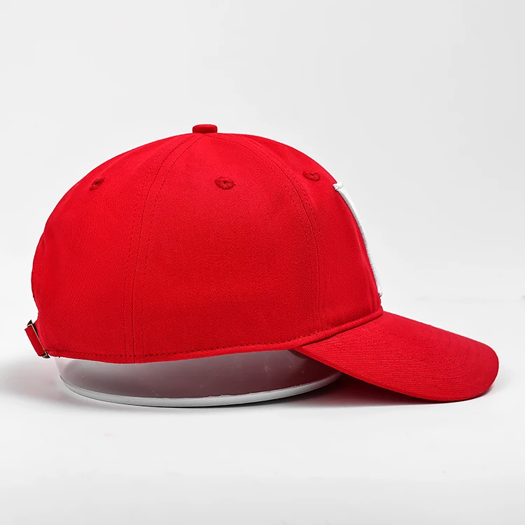 Красный цвет белый 3D Вышивка Логотип папа Кепка новый продукт Gorras большой бренд неструктурированная шляпа с металлической регулируемой застежкой