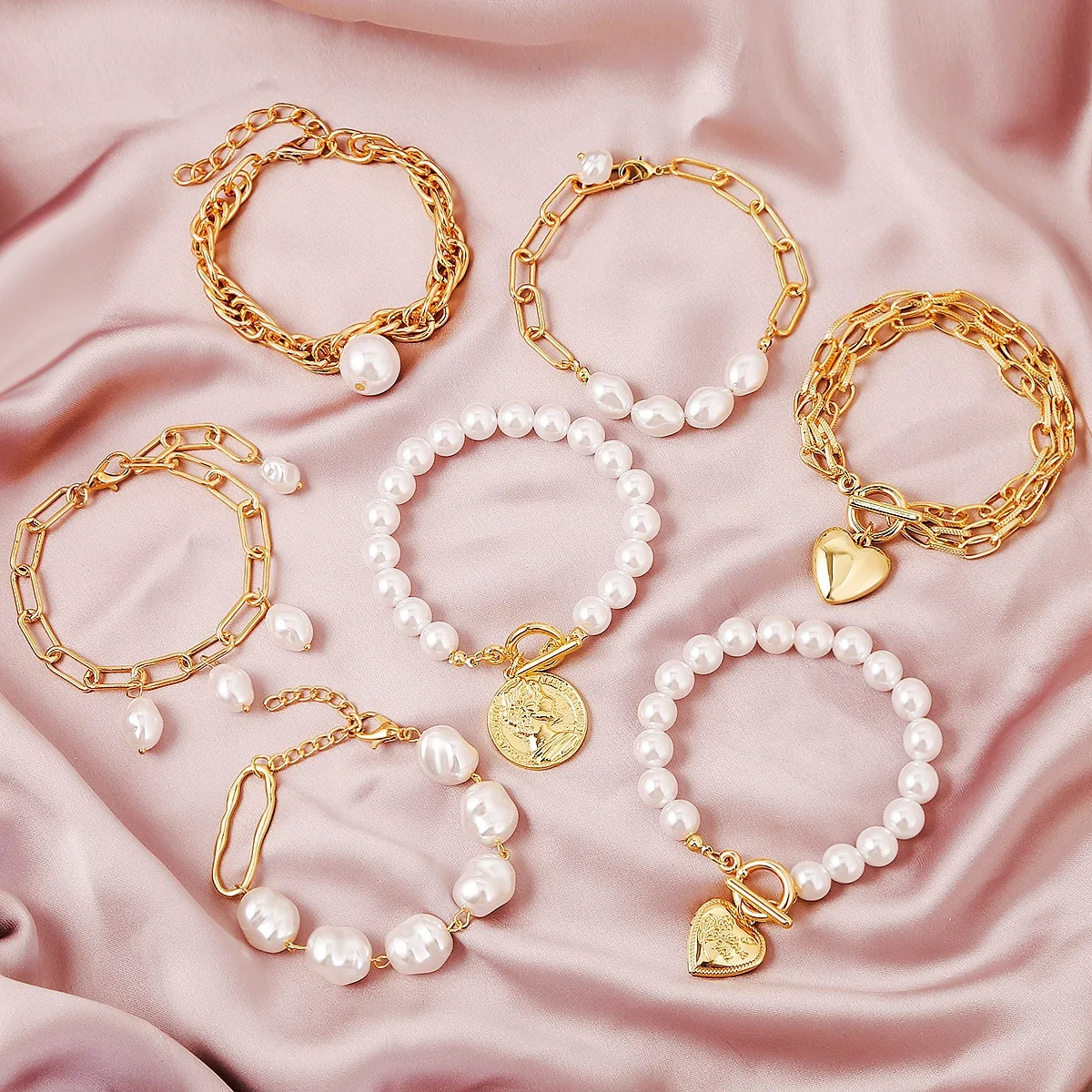 European and American hot selling retro fashion jewelry Bohemian ins style niche design baroque pearl women bracelet
