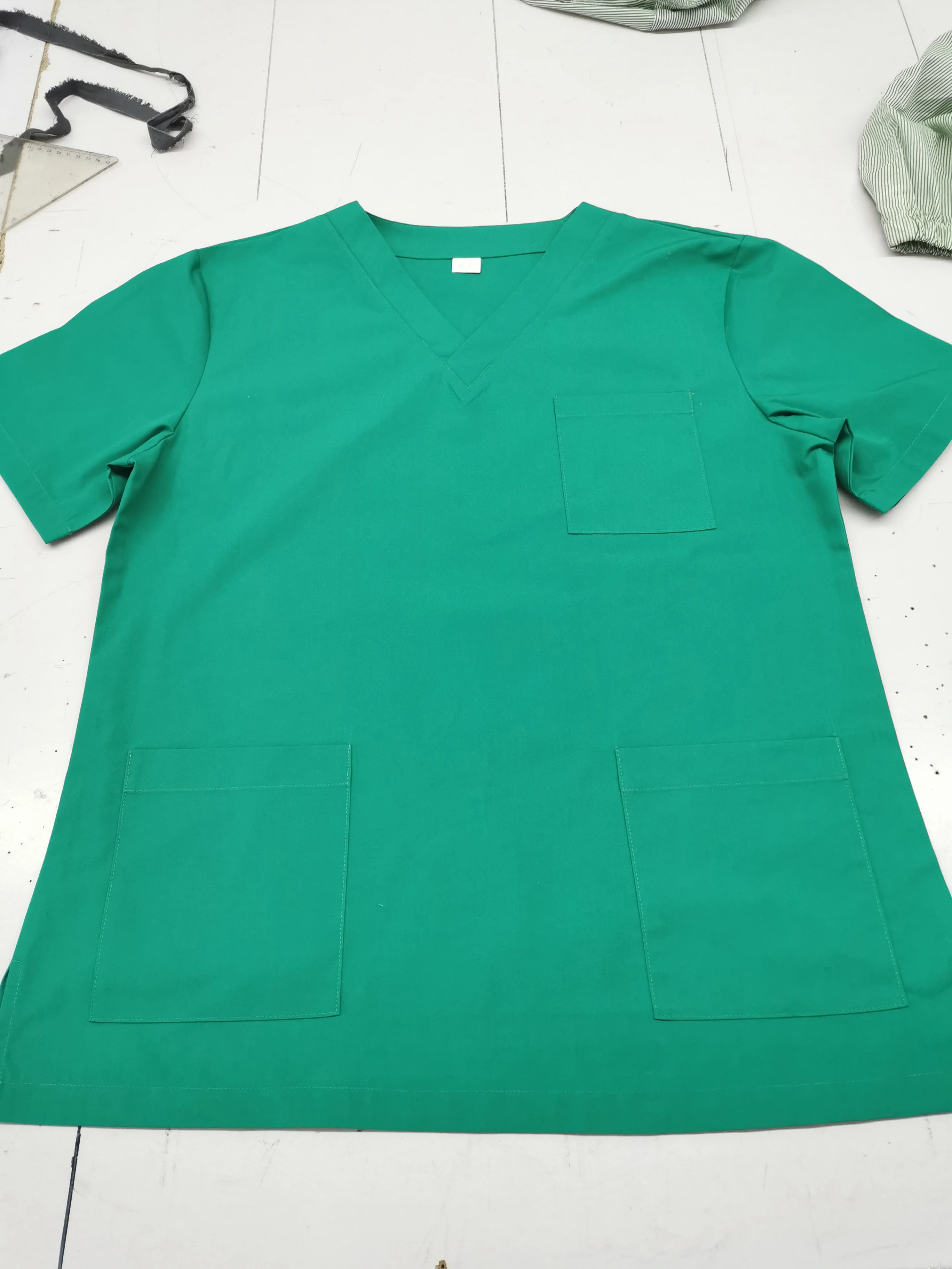 Wholesale Customized V-neck Scrubs Stylish Salon Spa Uniform Colorful Dental Scrubs Uniforms