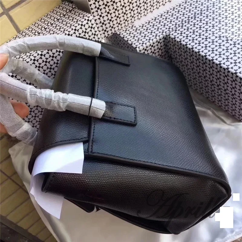 Женские сумки-мессенджеры из натуральной кожи