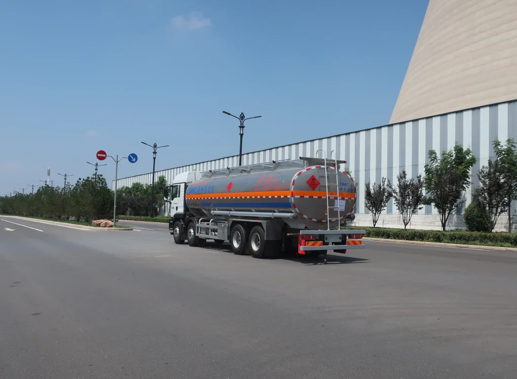 8*4 16000~20500 Liter Oil Gasoline Tanker Truck Hot Sale Transport Fuel Tank Left Drive