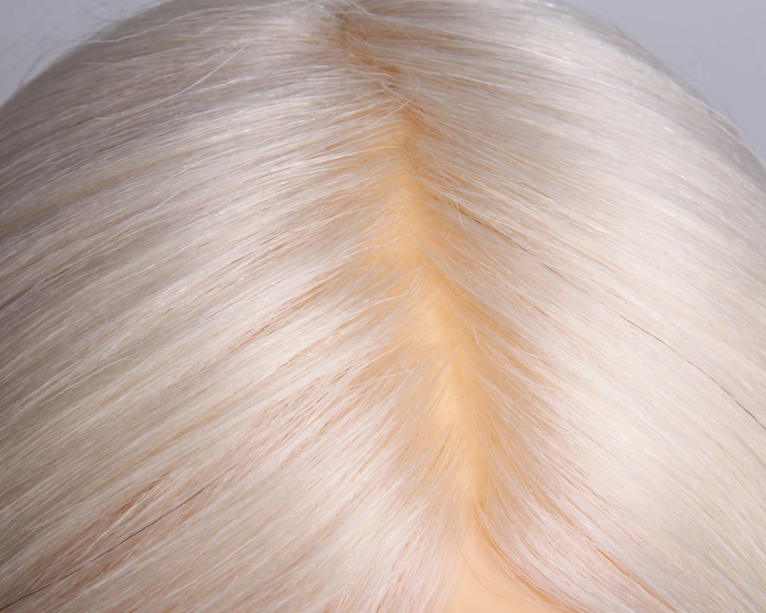 Fast delivery no MOQ 100% real hair PVC mannequin head smile training head with shoulder