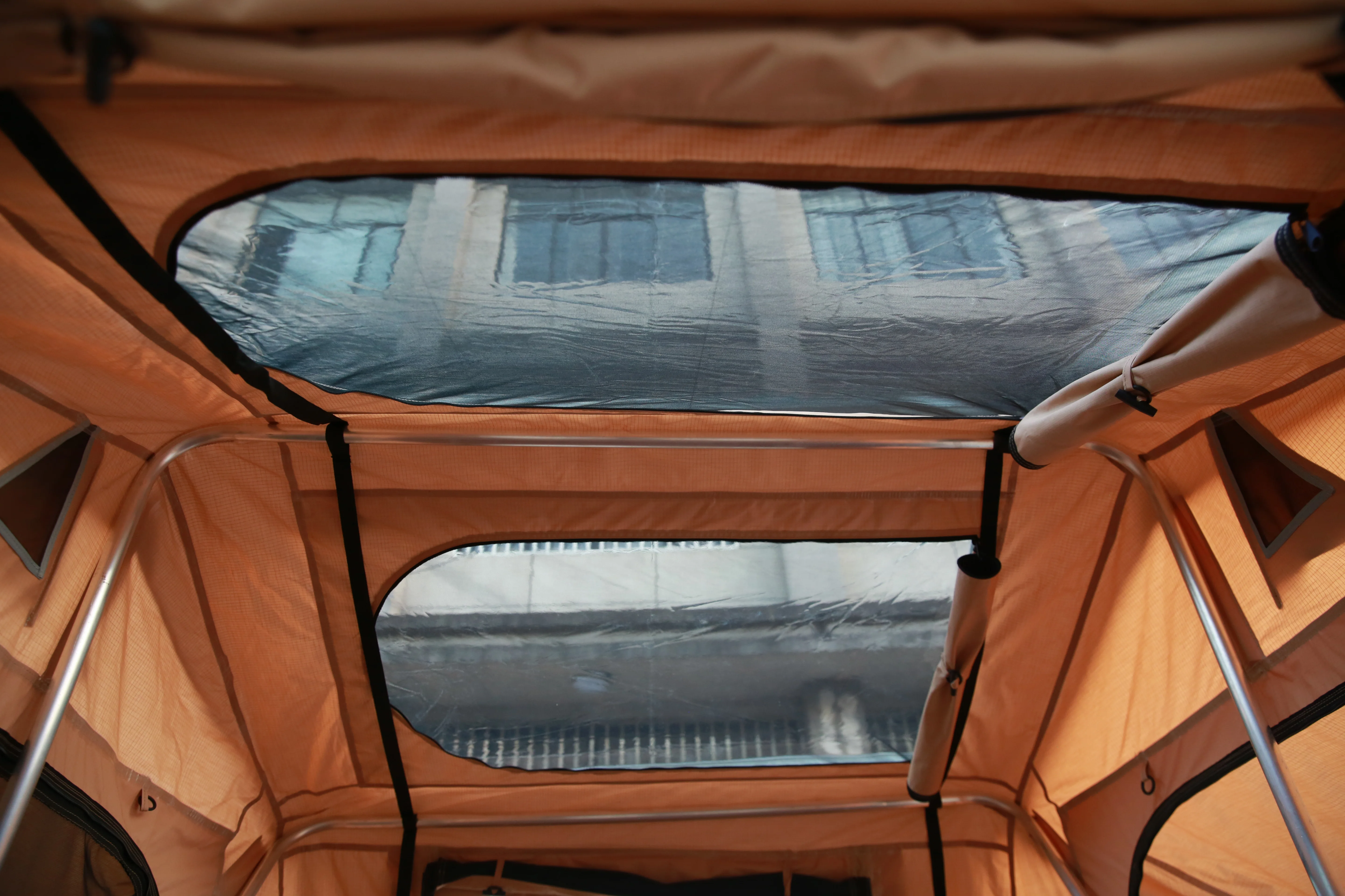 Cheapest Wholesale Waterproof Soft Shell Rooftop Tent for Outdoor Camping