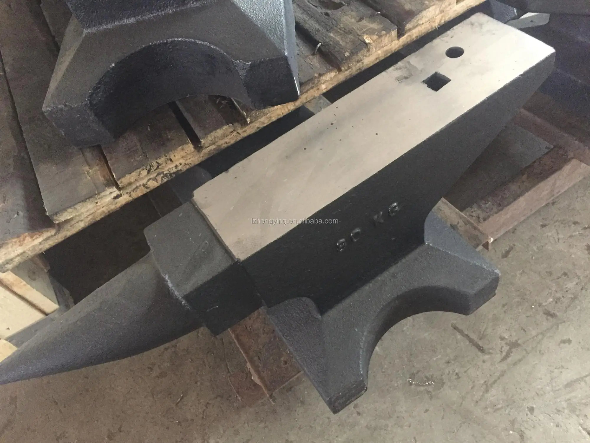 150 kg High Hardness Customized Casting Steel Anvil