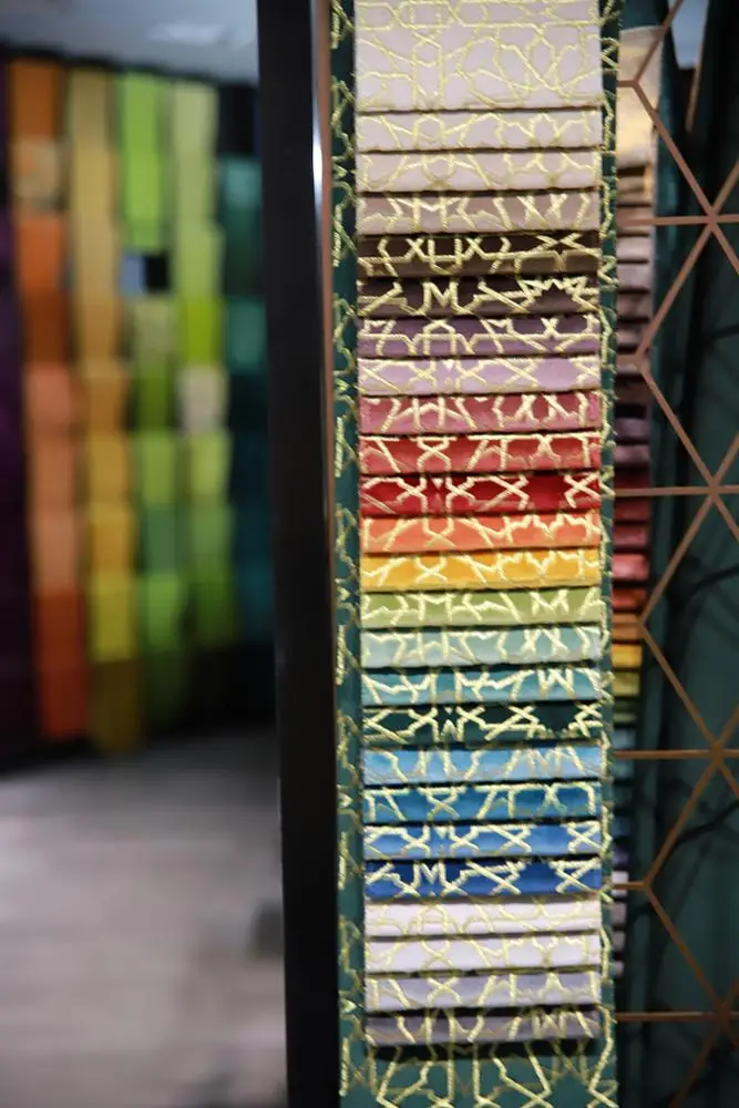 JES Fashion New Desgin Golden Embroidered Heavy Velvet Sofa Fabric