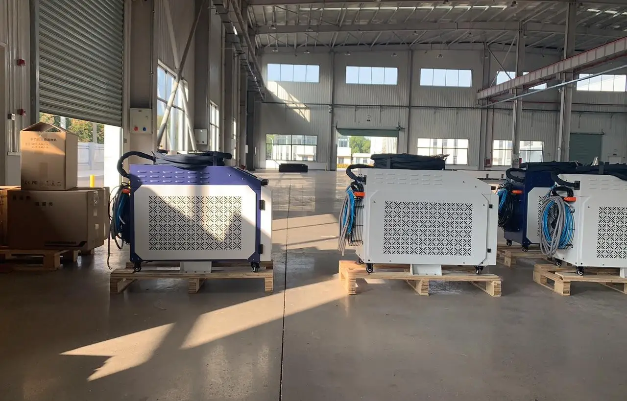 Good Price Handheld Laser Welding Machine 2000w 1500w 1000w Portable Fiber Laser Welder For Metal Laser Weld