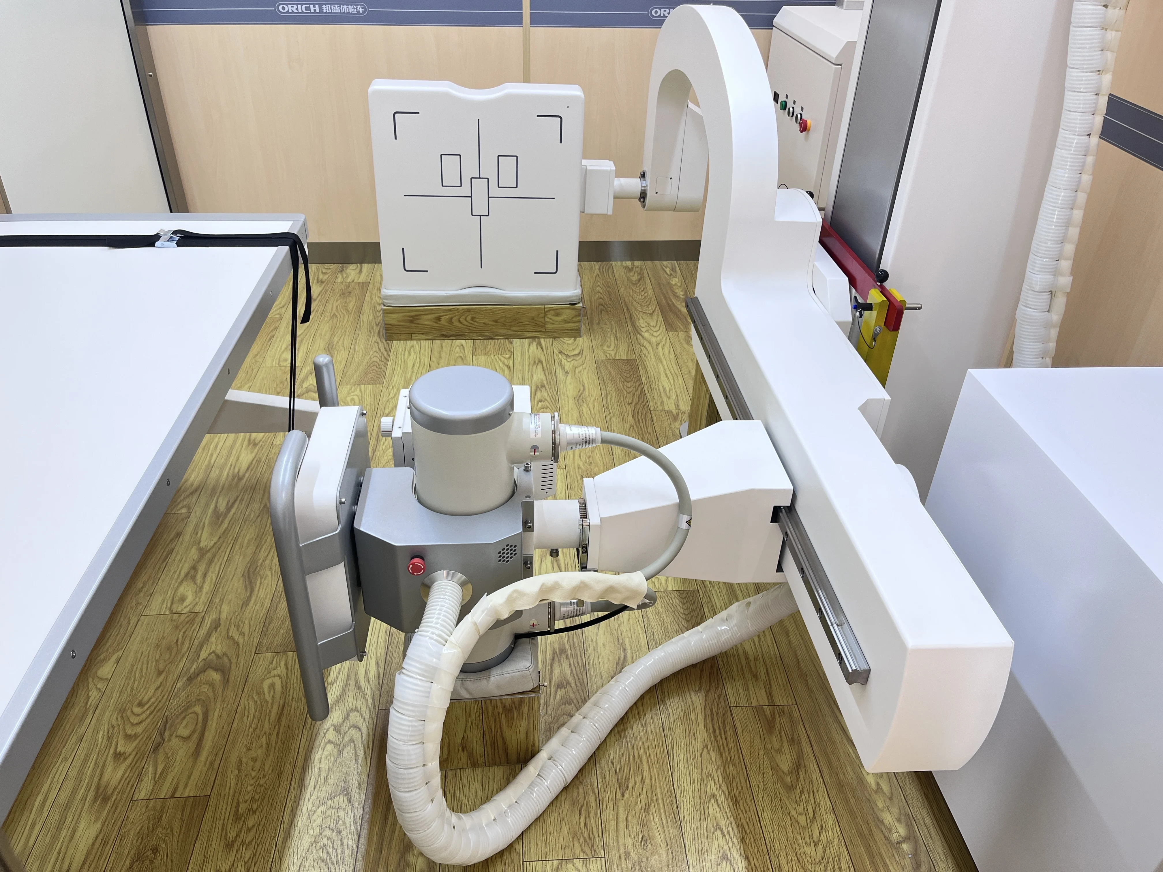 50KW Digital Radiography X ray machine UC-arm Medical Radiology Diagnostic X ray Equipment High Frequency Dr X ray System