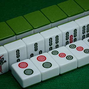 Chinese Board Game Mahjong Sets Wholesale Top Quality Durable Mahjong Set Portable aluminum box mahjong set