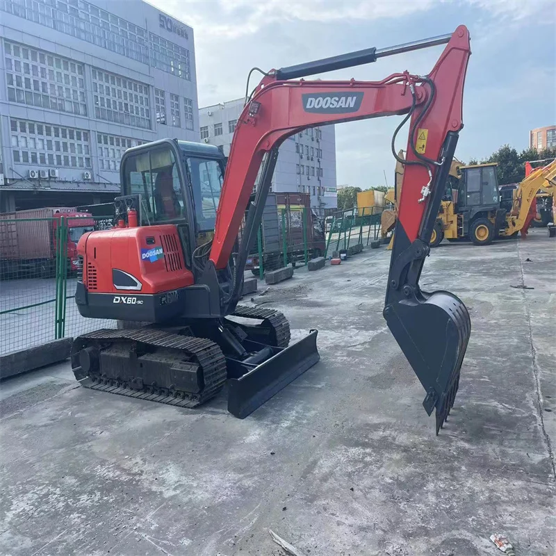 South Korean second-hand 6-ton crawler excavator,  used  Doosan DX60 small excavator