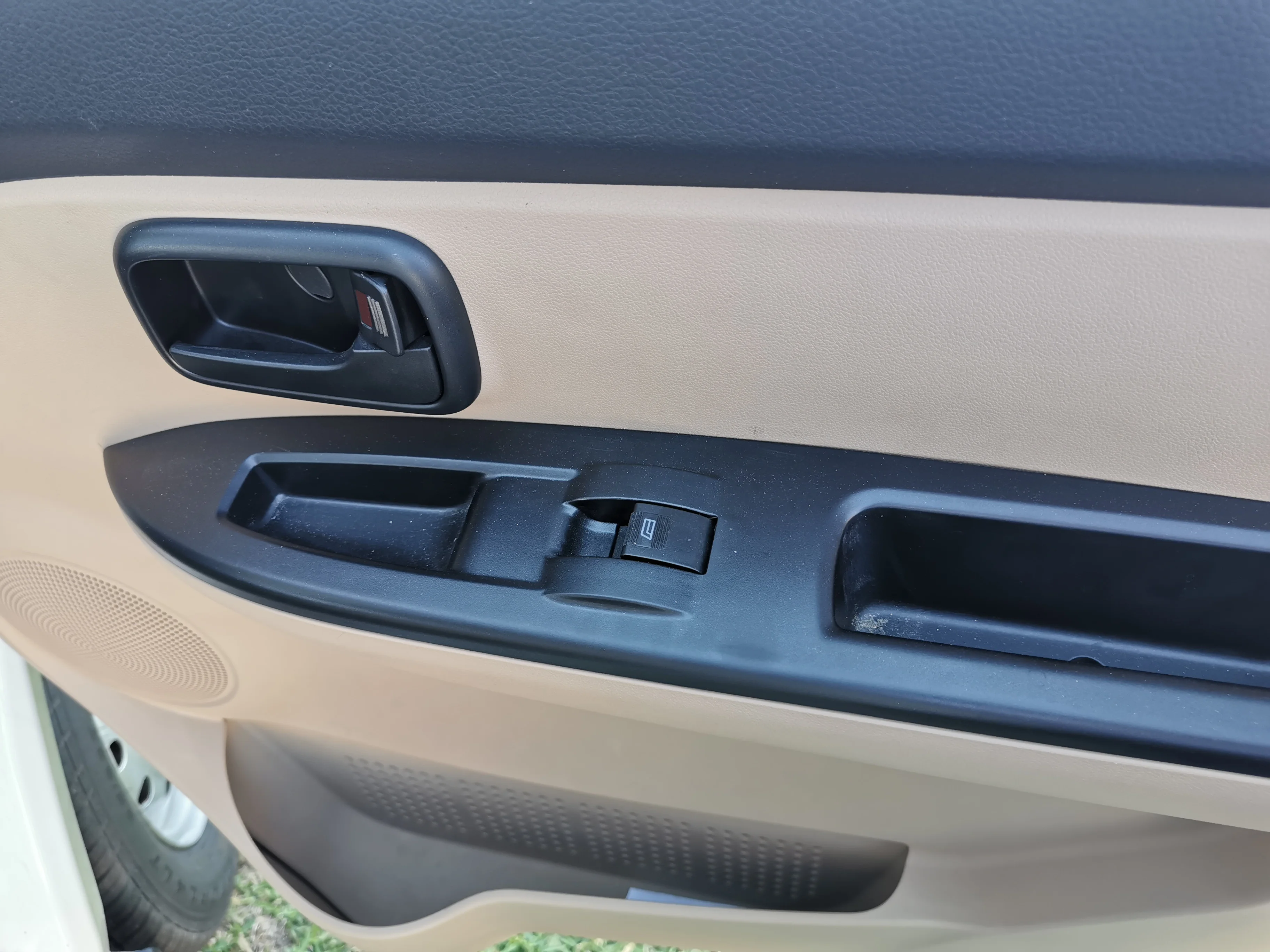 
BEST SELLING FOTON 8-11SEATS MINIVAN WITH 1500CC GASOLINE ENGINE 