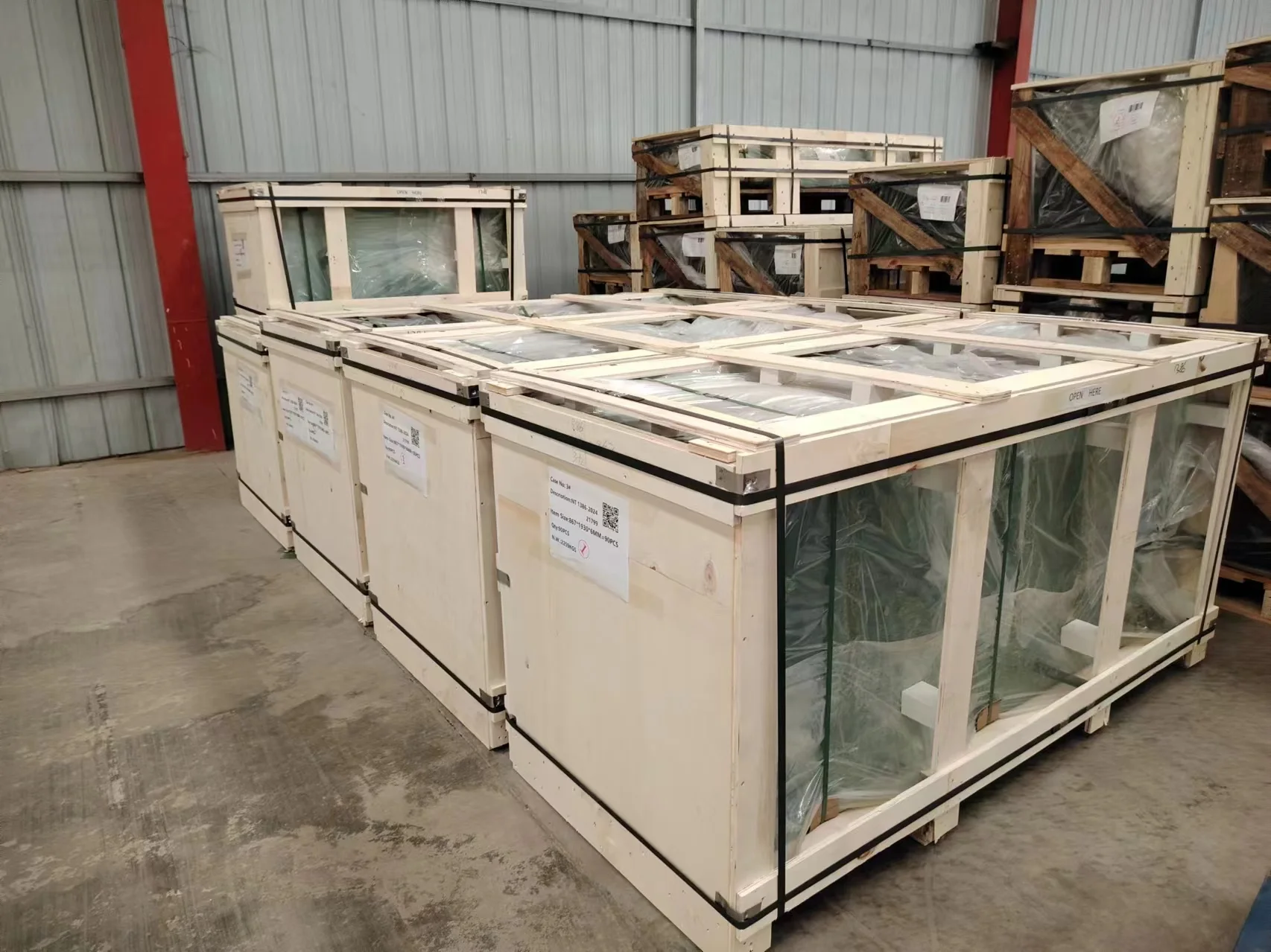 China Factory sales high-quality Fine Polished Edge  Blue/Black Tinted Reflective Tempered Building Glass.