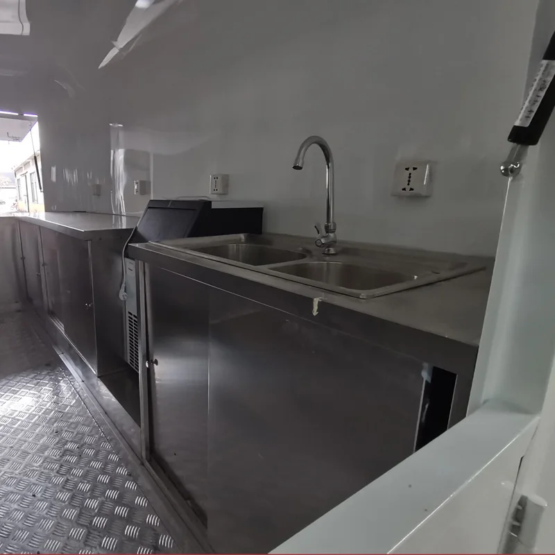 Pizza Custom Catering Trailer FoodTruck Mobile Kitchen Fast Food Trailer Mobile Pizza Oven Food Truck With Full Kitchen