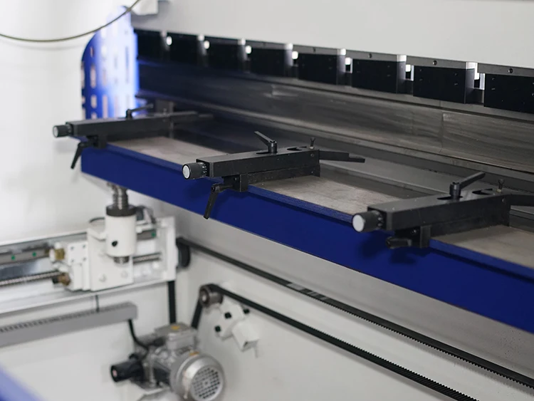 WF67k 100t/3200 CNC Press Brake Machine Hydraulic plate bending Press Brake Price 63t 2500mm with delem system