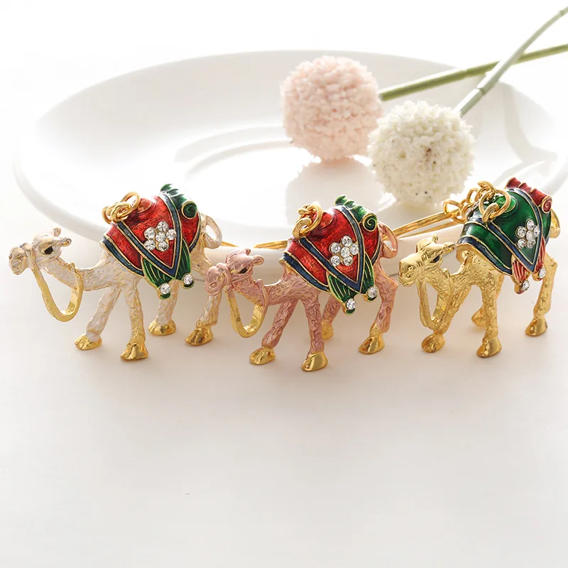 Cute Camel Figurine Animal Keychain Crystal alpaca Keychain Rhinestone Key Chains Cute Lady Jewelry Pendant Crazy Camel Keychain