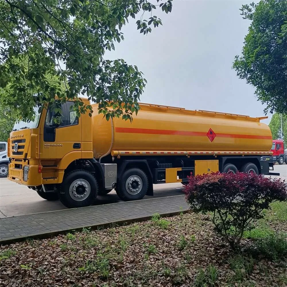 30 square meter Hongyan front, four rear, and eight liquid supply trucks