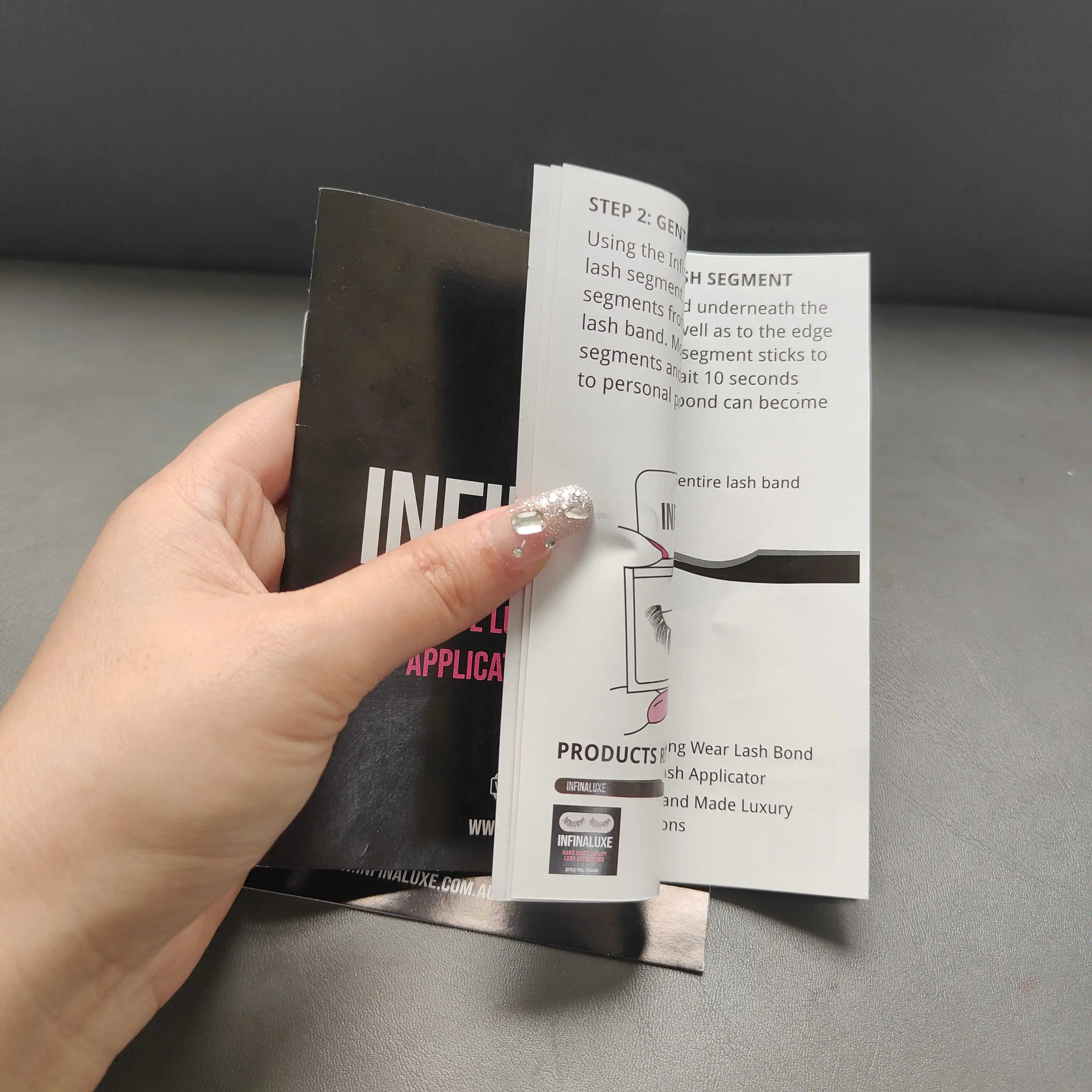 Изготовленные на заказ Делюкс 8 /16 страниц 120GSM тушь для ресниц напечатать ваш логотип используя брошюра книжная печать каталог продукции