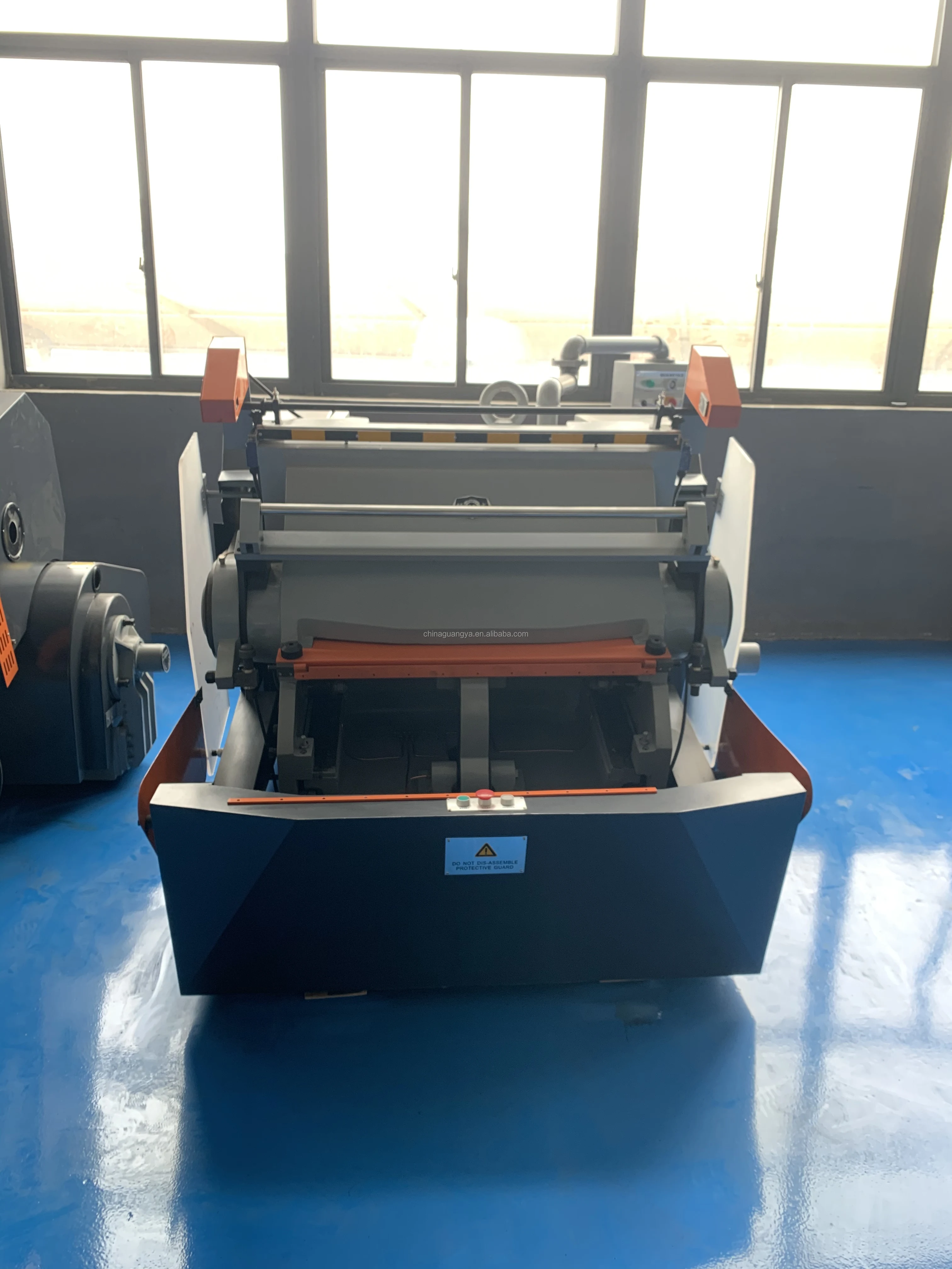 ML101D ручная машина для высечки бумажных тортов