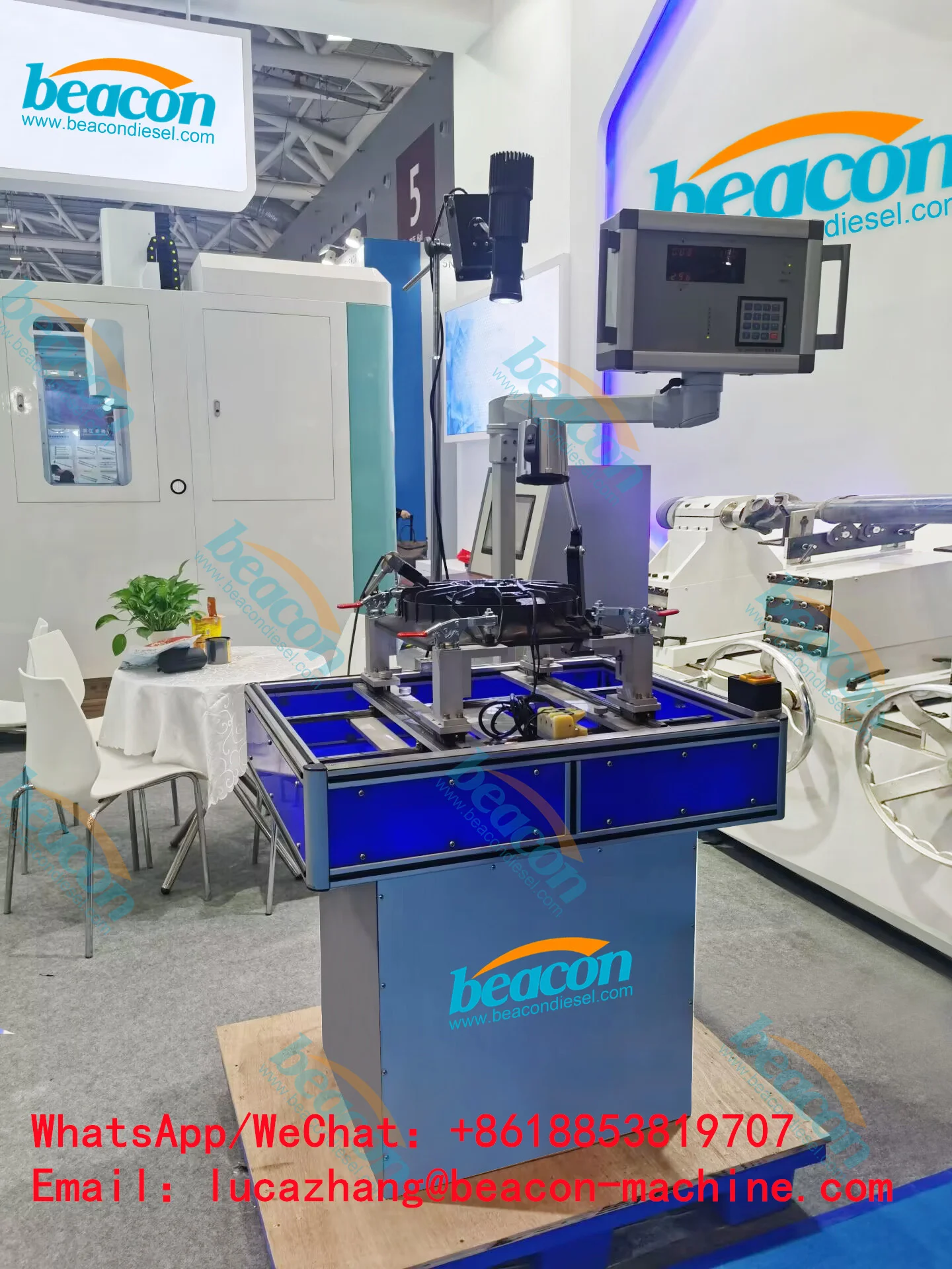 high performance Flap wheel cutting machine for flap wheel making can cut both U and L type groove cloth