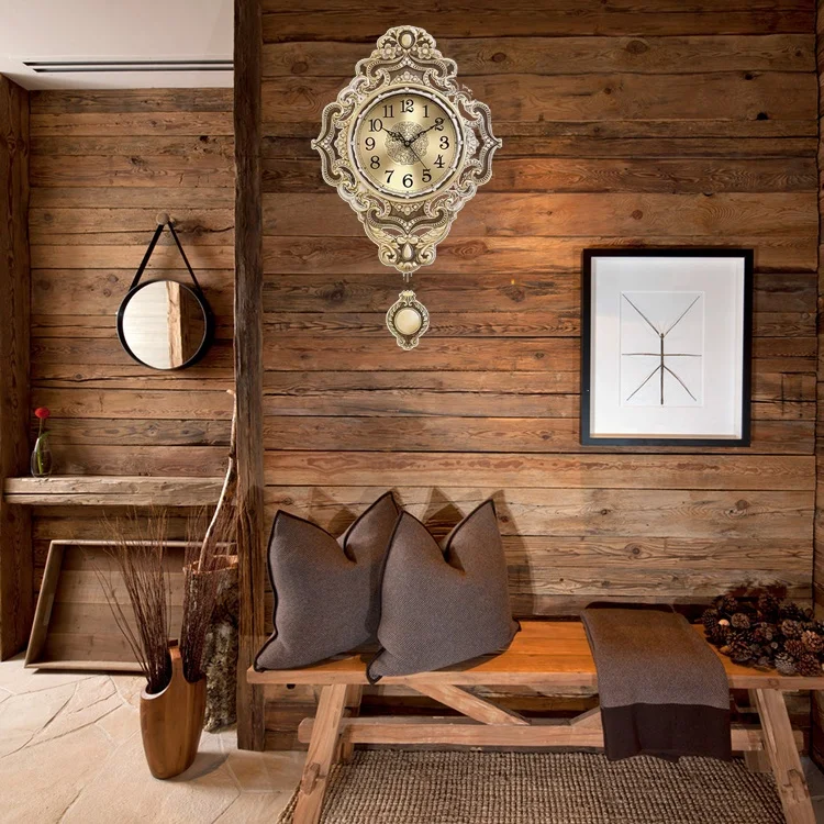 Light Luxury Style Brass Wall Clock For Villa Living Room Decoration Clock European Vintage Hanging Clock