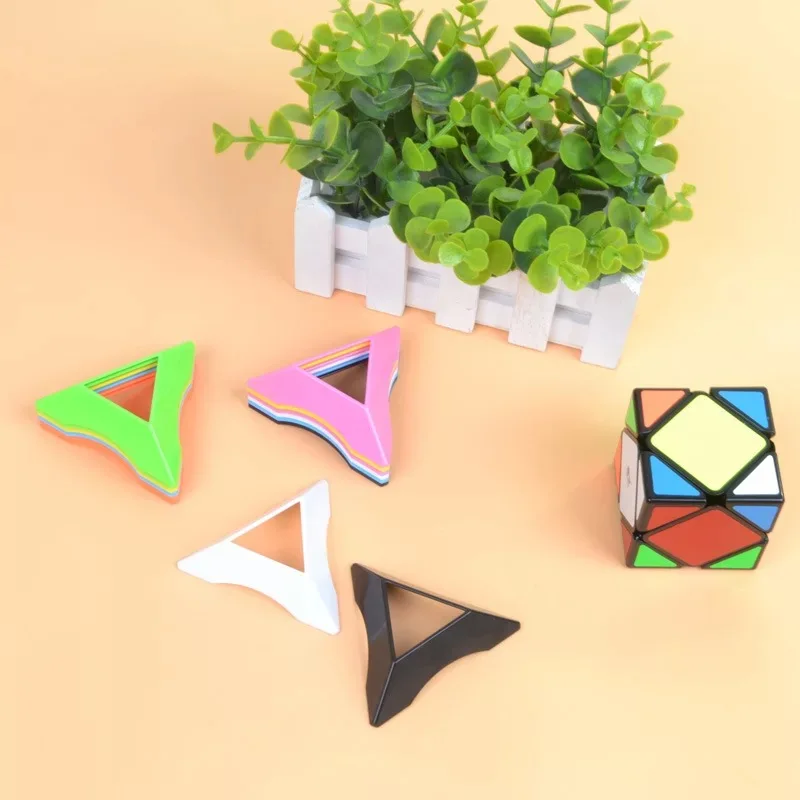 Yiwu Factory direct sale cheap price Cube Holder colorful  Magic cube toys plastic triangl Base Stand