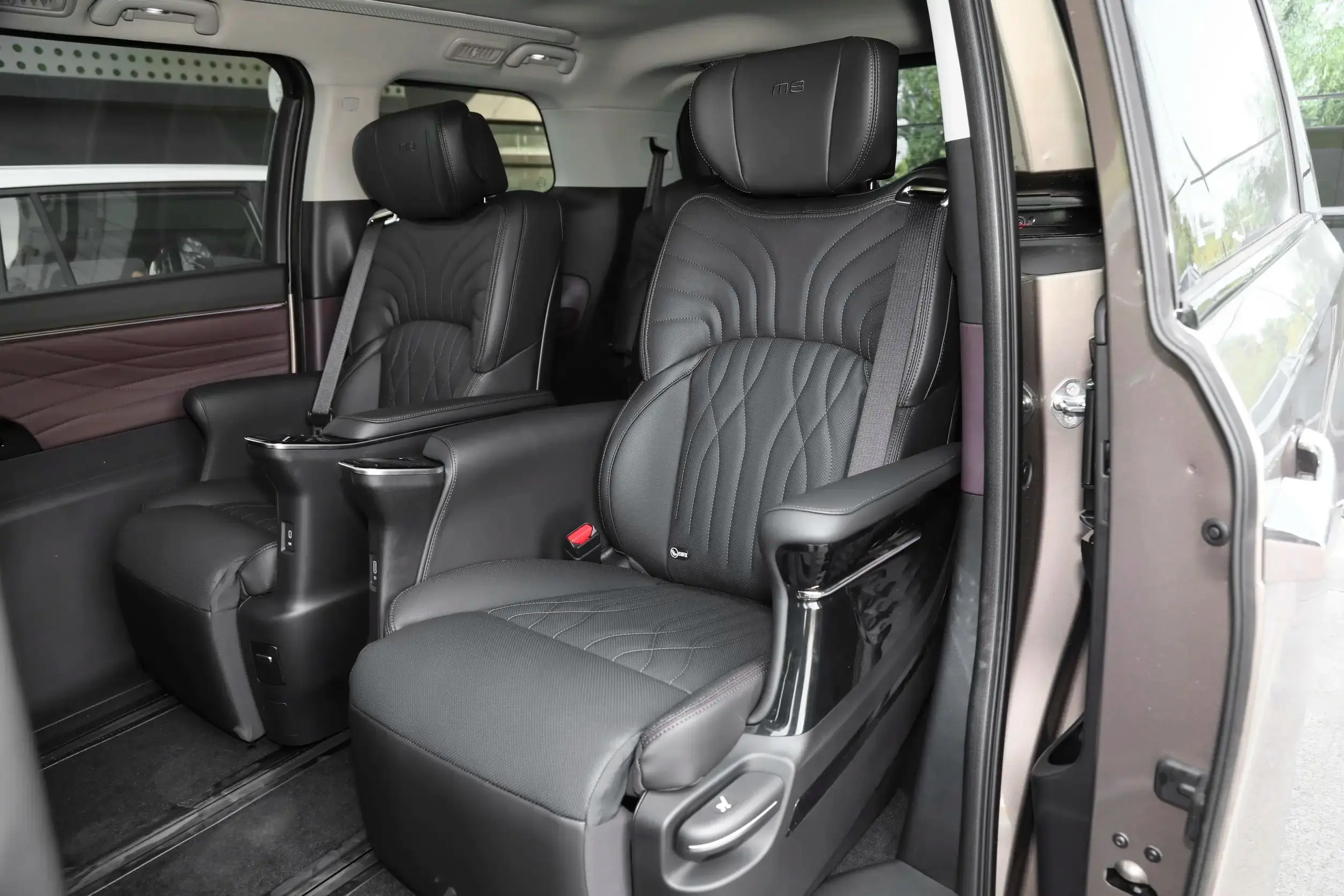 Gac m8 2024 бензиновый или гибридный автомобиль mpv gac 7-местный