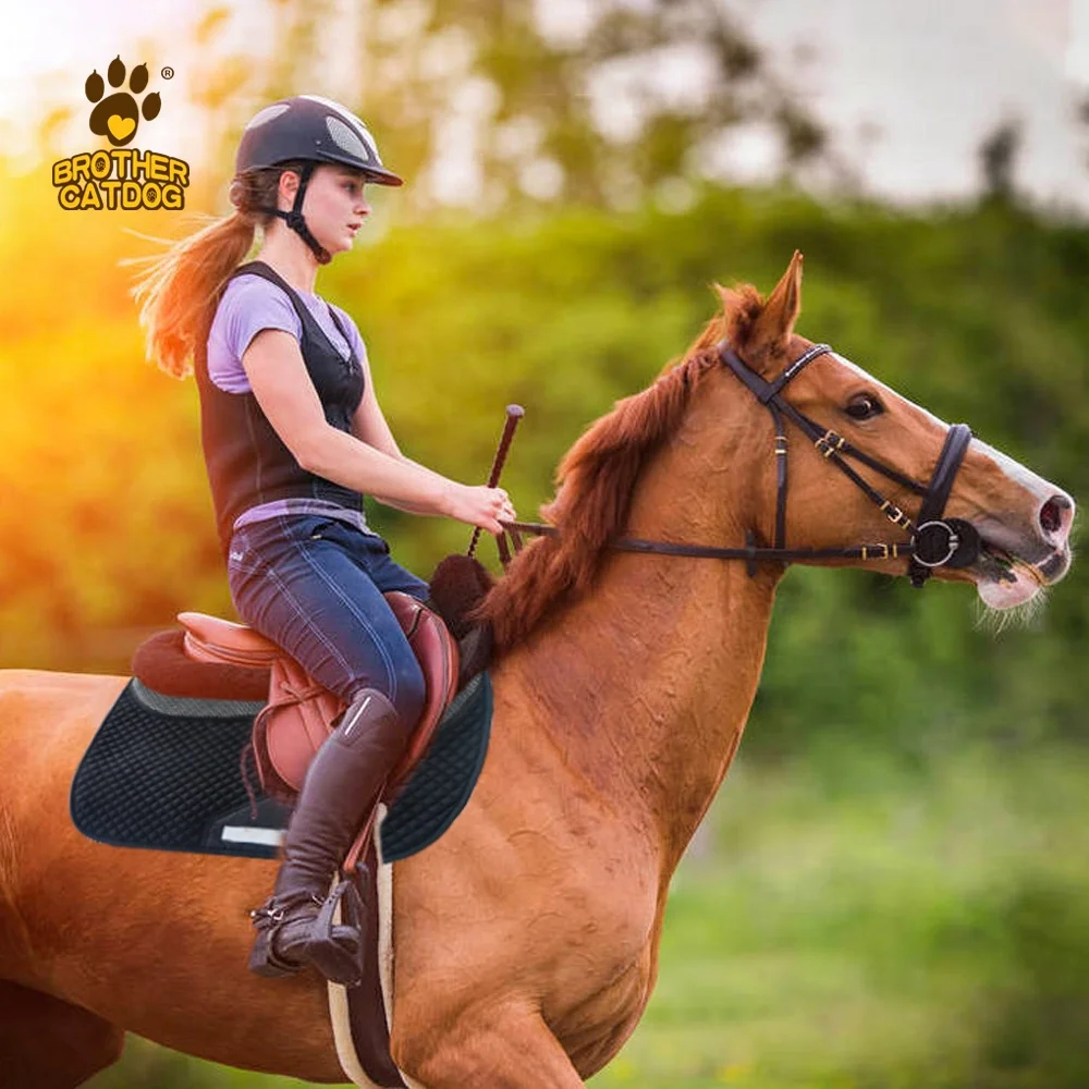 Winter Fleece horse jumping pads  Horse riding accessories Customized anti slip close contact saddle pads