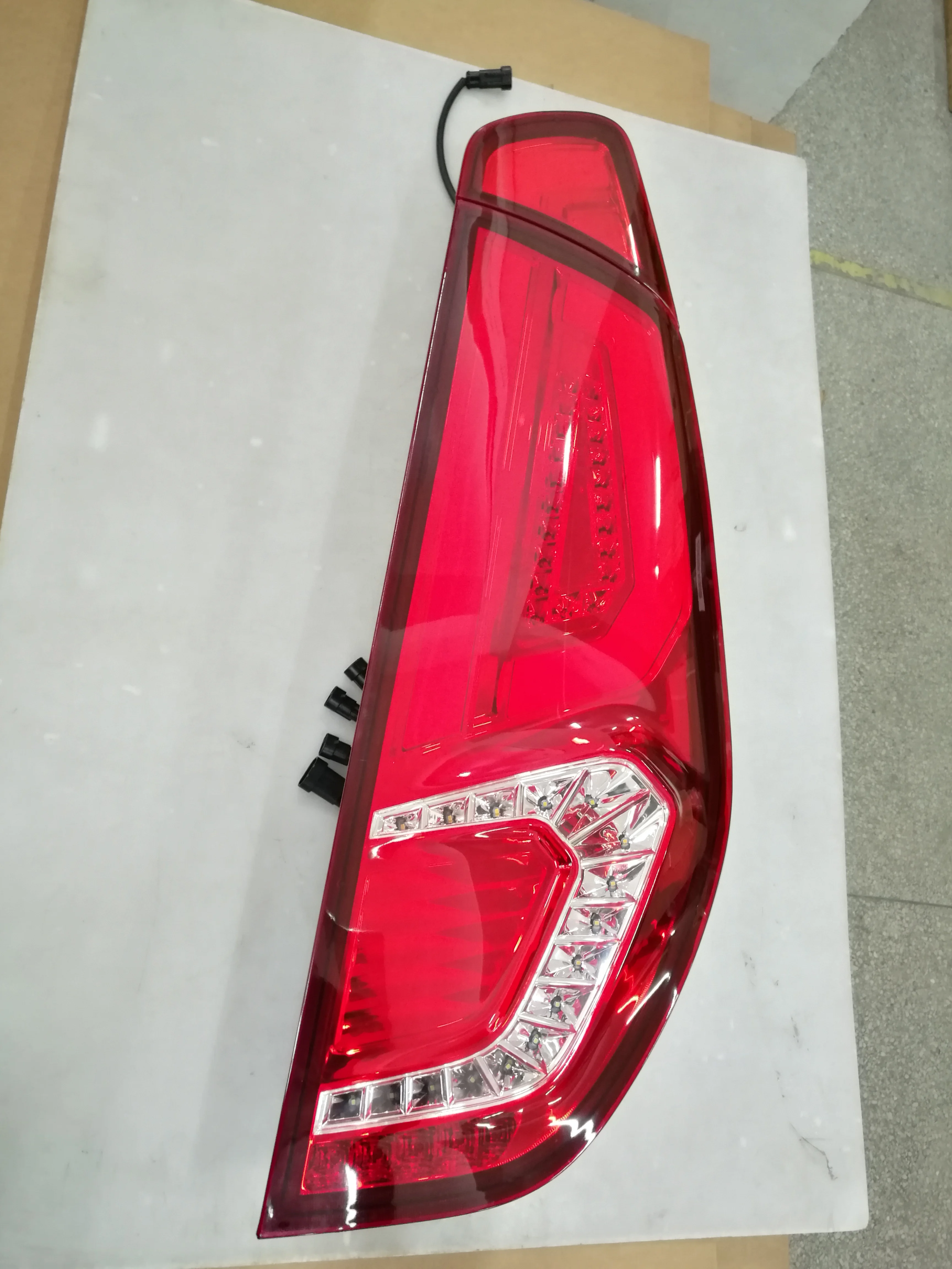 Luz de la cola Bus Lamp Black Tail light LED REAR LAMP W/EMARK HC-B-2677-2