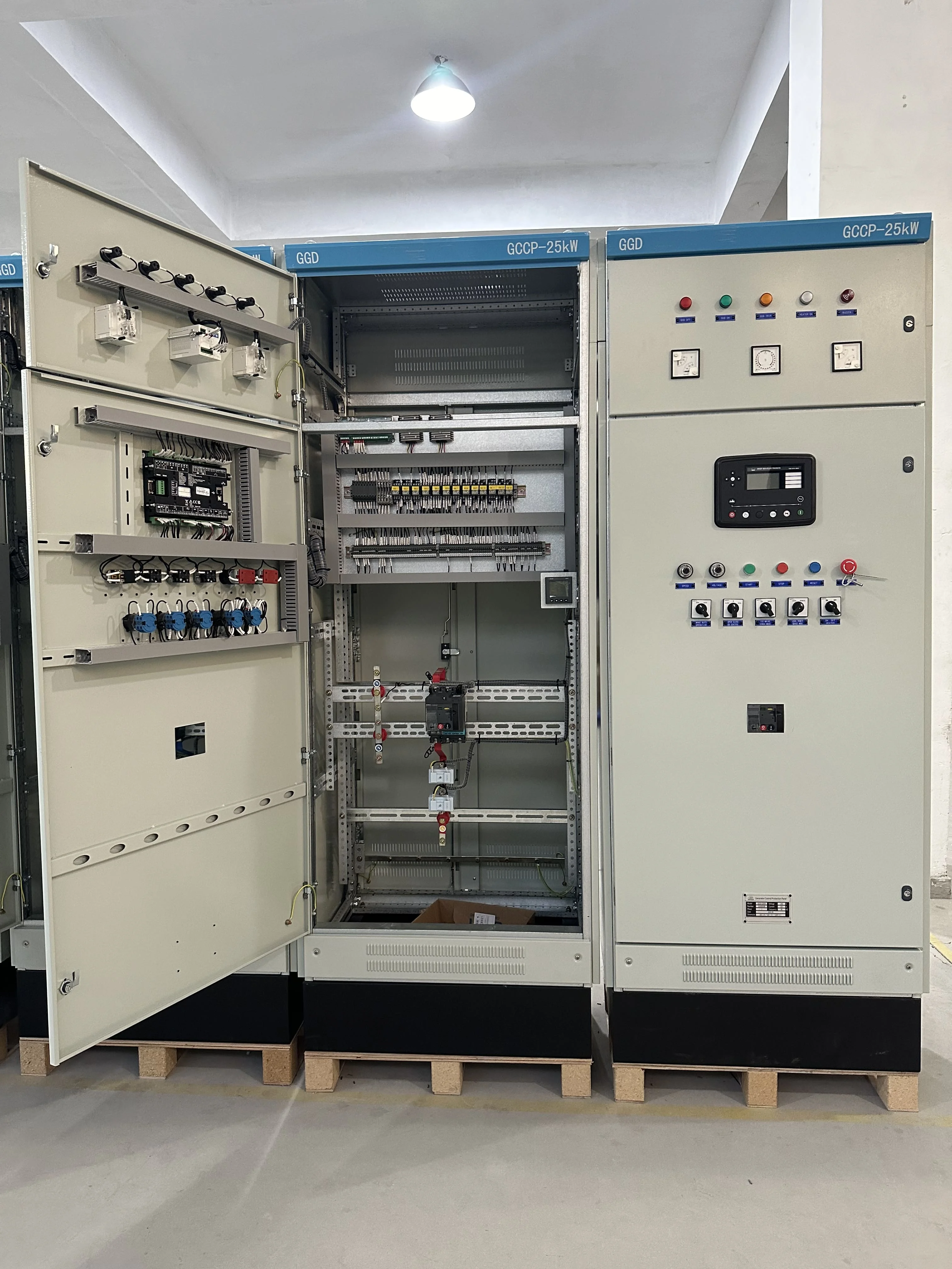 Stainless Steel Solar Battery Cabinets Outdoor Electric Cabinet Pole Mounted 25KW  Cabinet